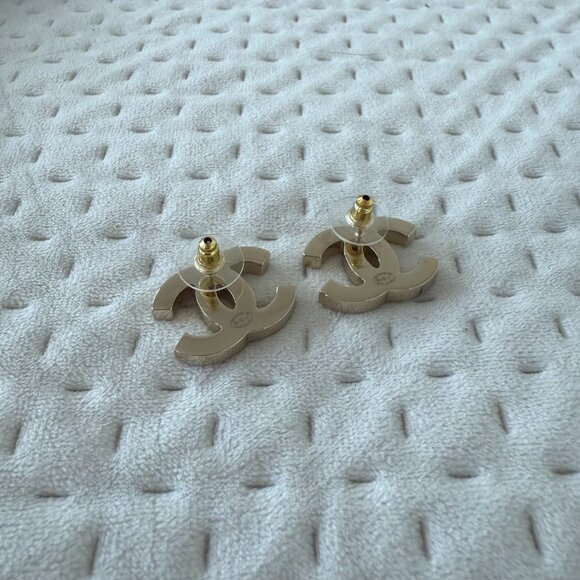 AUTHENTIC CHANEL EARRINGS STUDS CC - Picture 3 of 7
